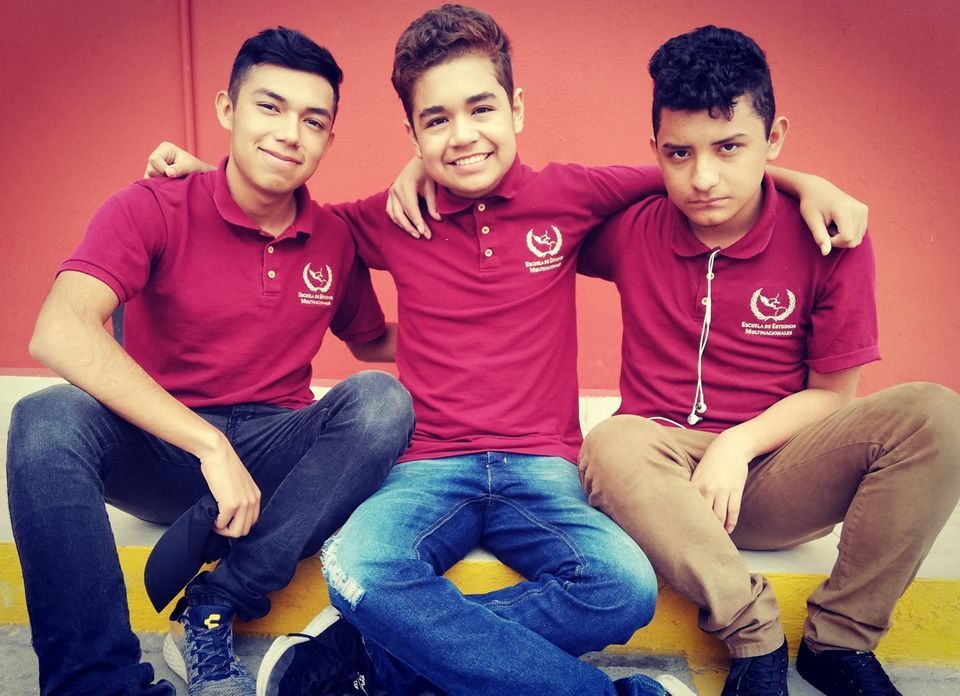 Escuela de Estudios Multinacionales_001